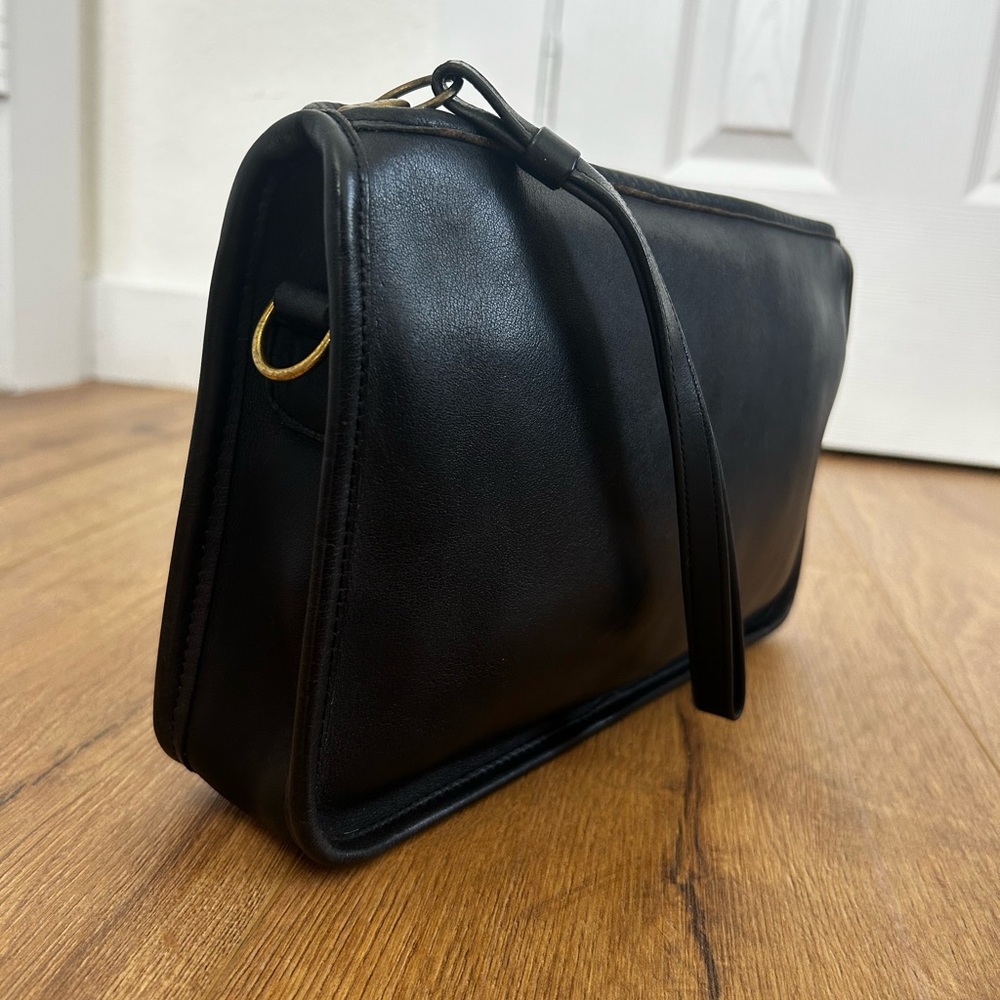 Vintage made in NYC 70s Coach Black Leather Clutch with talon Zipper